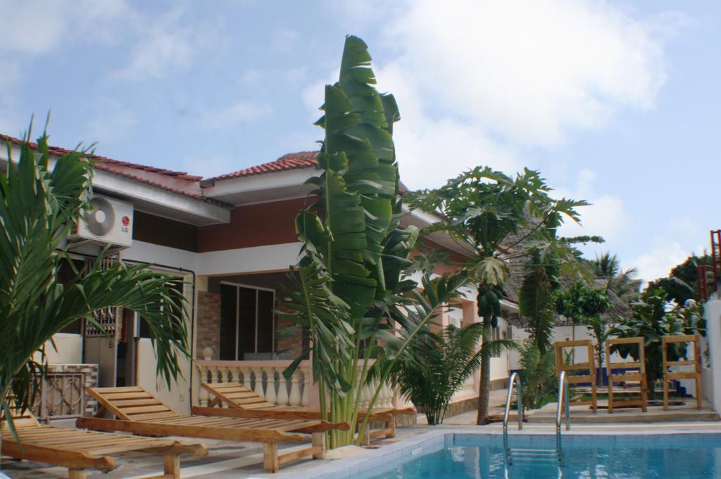 The Bright Star Resort Playa de Diani Exterior foto